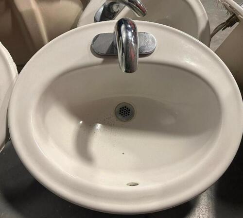 DESCRIPTION (4) DROP IN BATHROOM SINKS WITH MOTION ACTIVE FAUCETS. THIS LOT IS: SOLD BY THE PIECE LOCATION THEATER QTY 4