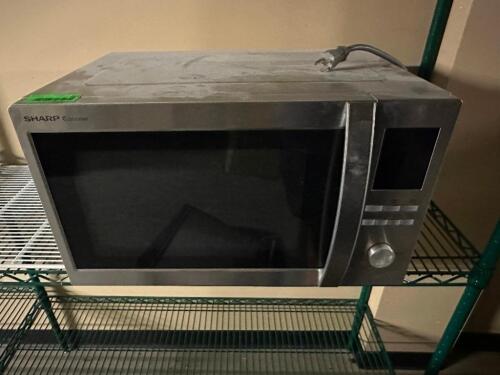 DESCRIPTION SHARP CAROUSEL MICROWAVE BRAND / MODEL: SHARP LOCATION UPSTAIRS QTY 1