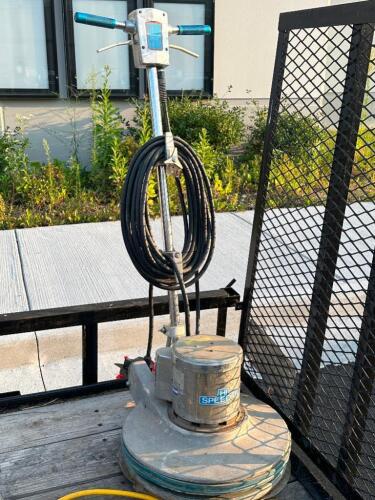 DESCRIPTION MASTER CRAFT MH 2OE FLOOR MACHINE BRAND / MODEL: MASTER CRAFT MH 2OE LOCATION LEFT SIDE CONSTRUCTION QTY 1