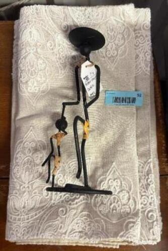 MOTHER DAUGHTER CANDLE HOLDER WITH TABLE RUNNERS