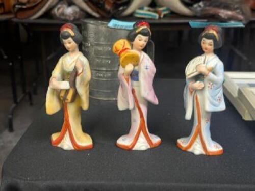 (3) - MINIATURES