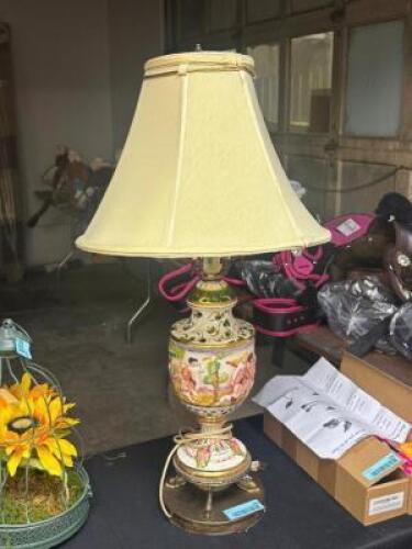 VINTAGE PORCELAIN LAMP