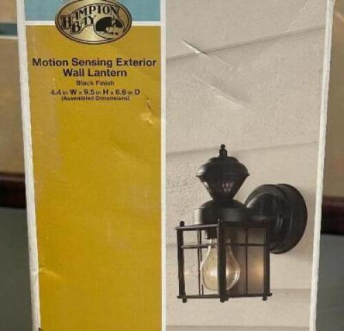 MOTION SENSING WALL LANTERN