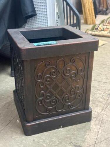 DECORATIVE PLANTER