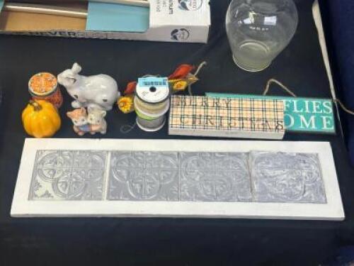 ASSORTED DECORATIONS