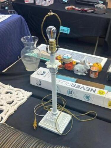TABLE LAMP