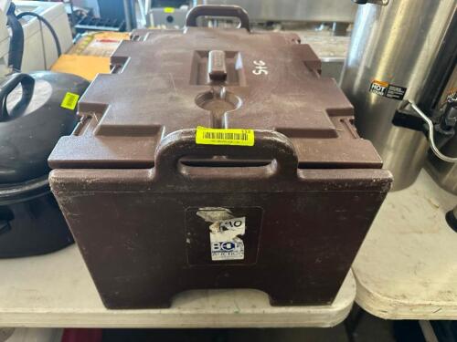 PLASTIC CATERING CONTAINER FOR FULL SIZE PAN.