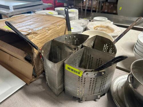 (4) GROUP STOCK POT STEAMER