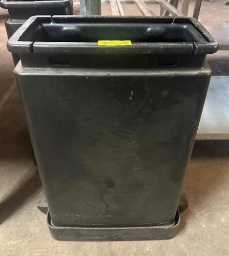 (2) 20 GALLON BLACK BAR SIDE TRASH CANS