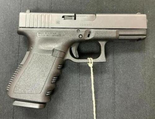 DESCRIPTION GLOCK 19 GEN 3 9mm PISTOL BRAND / MODEL: GLOCK SERIAL # CEHV836 ADDITIONAL INFORMATION COMES WITH CASE, (1) EXTRA MAG, AND ACCESSORIES ADD