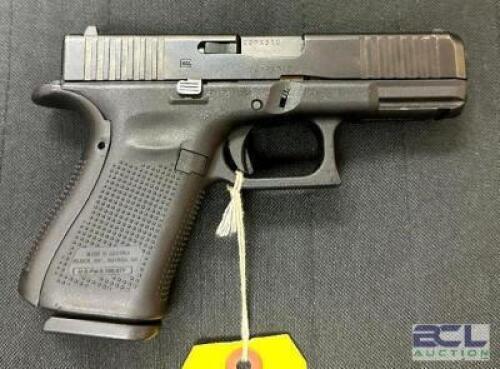 DESCRIPTION GLOCK 19 9 mm PISTOL BRAND / MODEL: GLOCK SERIAL # CDPX310 ADDITIONAL INFORMATION USED, COMES WITH CASE, (2) EXTRA MAGS, AND ACCESSORIES A