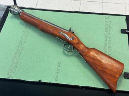 DESCRIPTION REPLICA HUNTING RIFLE SIZE OPTICS COUNTER LOCATION ONE MONEY QTY 1