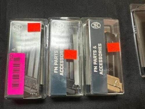 DESCRIPTION (3) FN PARTS AND ACCESSORIES 15 ROUND 9MM MAGAZINES BRAND / MODEL: 20-100379 ADDITIONAL INFORMATION RETAILS FOR $59.99 EACH THIS LOT IS: S