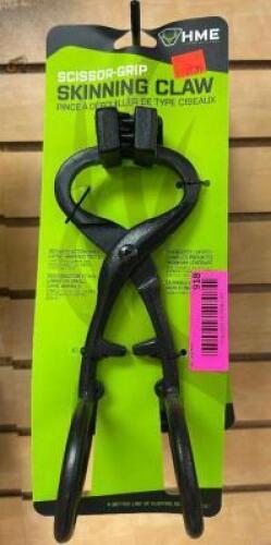 DESCRIPTION (2) HMA SCISSOR-GRIP HUNTING CLAWS ADDITIONAL INFORMATION RETAILS EACH FOR $27.99 THIS LOT IS: SOLD BY THE PIECE LOCATION SOUTH WALL QTY 2