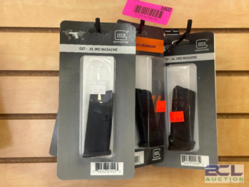 DESCRIPTION (10) - ASSORTED MAGAZINES BRAND / MODEL: GLOCK ADDITIONAL INFORMATION SEE PHOTOS FOR CLOSE UP OF LOT CONTENTS. SIZE MAGAZINE WALL LOCATION