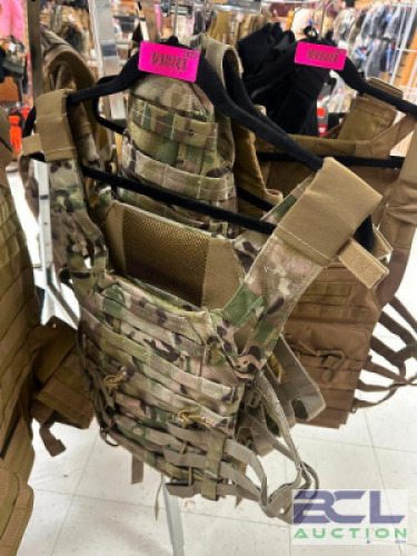 DESCRIPTION ROTHCO TACTICAL VEST WITH FRONT AND BACK ARMOR POCKETS - CAMMO ADDITIONAL INFORMATION RETAILS FOR $74 LOCATION MIDDLE FLOOR QTY 1