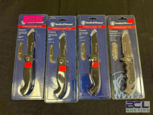 DESCRIPTION (4) SMITH AND WESSON UTILITY KNIVES ADDITIONAL INFORMATION RETAIL FOR $19 EACH THIS LOT IS: SOLD BY THE PIECE LOCATION KNIFE COUNTER QTY 4
