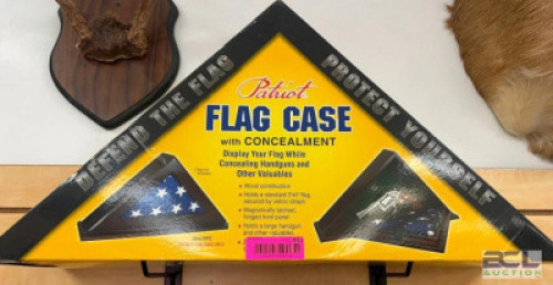 DESCRIPTION PATRIOT FLAG CASE W/ CONCEALMENT ADDITIONAL INFORMATION RETAILS FOR $128 LOCATION SOUTH WALL QTY 1