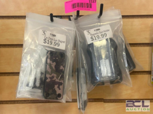 DESCRIPTION (15) - ASSORTED GUN HOLDERS BRAND / MODEL: LULA ADDITIONAL INFORMATION SEE PHOTOS FOR CLOSE UP OF LOT CONTENTS. SIZE MAGAZINE WALL LOCATIO