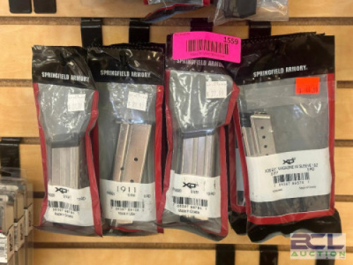 DESCRIPTION (14) - ASSORTED MAGAZINES BRAND / MODEL: SPRINGFIELD ARMORY ADDITIONAL INFORMATION SEE PHOTOS FOR CLOSE UP OF LOT CONTENTS. SIZE MAGAZINE
