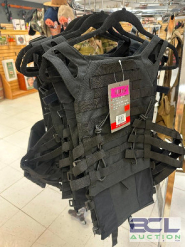 DESCRIPTION (2)ROTHCO LIGHTWEIGHT PLATE CARRIER VEST- BLACK BRAND / MODEL: ROTHCO 55891 ADDITIONAL INFORMATION RETAILS FOR $89 EACH THIS LOT IS: SOLD