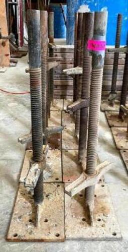 (10) 24" ADJUSTABLE SCAFFOLDING LEVELING JACKS