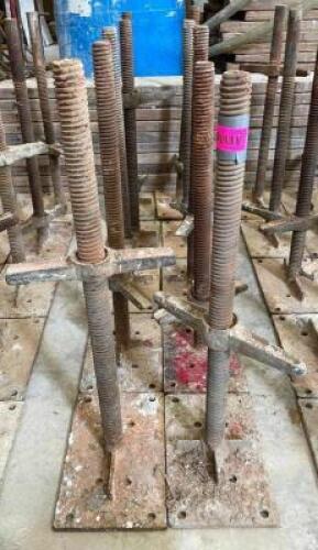 (10) 24" ADJUSTABLE SCAFFOLDING LEVELING JACKS
