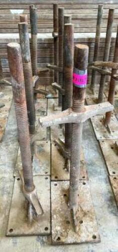 (10) 24" ADJUSTABLE SCAFFOLDING LEVELING JACKS