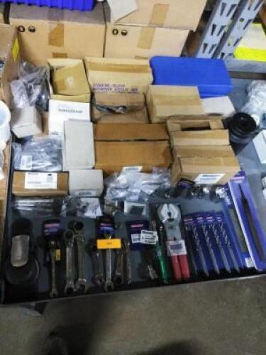 DESCRIPTION: (1) TABLE OF MISC ITEMS BRAND/MODEL: MANY INFORMATION: SEE INSPECTION QTY: 1