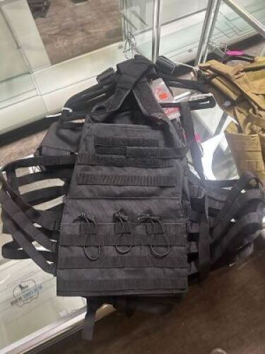 (4) - TACTICAL VEST
