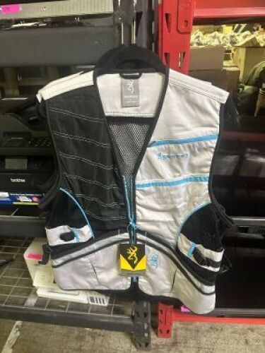 (4) - TACTICAL VEST