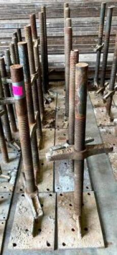 (12) 24" ADJUSTABLE SCAFFOLDING LEVELING JACKS