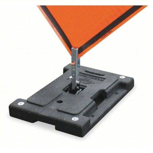DESCRIPTION: (1) SIGN STAND, ROLL UP BRAND/MODEL: DICKE #1UBN9 SIZE: 36 IN X 36 IN, 48 IN X 48 IN COMPATIBLE SIGN SIZE, 28 IN TO 28 IN, 12 IN RETAIL$: