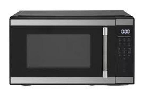 DESCRIPTION: (1) MIDSIZE MICROWAVE OVEN BRAND/MODEL: HAMILTON BEACH INFORMATION: BLACK WITH STAINLESS STEEL SIZE: 1.1 CU FT RETAIL$: $128.00 EA QTY: 1