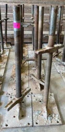 (12) 24" ADJUSTABLE SCAFFOLDING LEVELING JACKS
