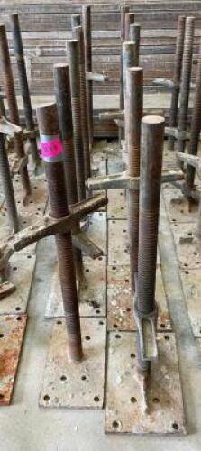 (12) 24" ADJUSTABLE SCAFFOLDING LEVELING JACKS