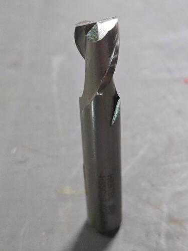 DESCRIPTION: (1) COBALT SQ END MILL BRAND/MODEL: HERTEL 41114042 SIZE: 3/8" DIA 9/16" LOC QTY: 1