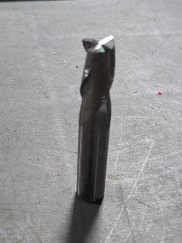 DESCRIPTION: (1) SOLID CARBIDE SQ END MILL BRAND/MODEL: HERTEL 7447086 SIZE: 1/2" DIA 1" LOC RETAIL$: 44.3 QTY: 1