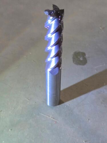 DESCRIPTION: (1) SOLID CARBIDE SQ END MILL BRAND/MODEL: ACCUPRO 07766231 SIZE: 1/2" X 1/2" 2" RETAIL$: 58.31 QTY: 1