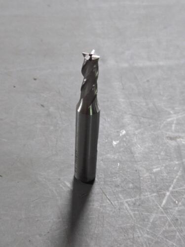 DESCRIPTION: (2) HSS SQ END MILL BRAND/MODEL: HERTEL 41117896 SIZE: 1/4" X 5/8" X 3/8" RETAIL$: 27.12 QTY: 2