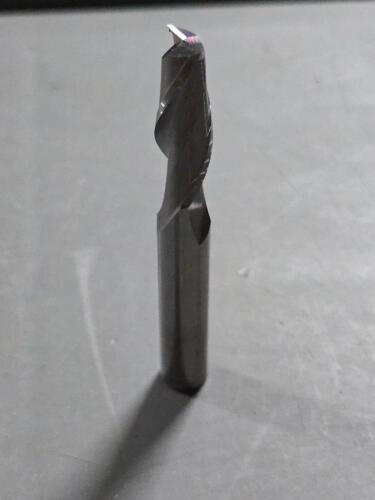 DESCRIPTION: (2) SOLID CARBIDE SQ END MILL BRAND/MODEL: HERTEL 88247846 SIZE: 3/8" DIA 1-1/8" RETAIL$: 58.9 QTY: 2