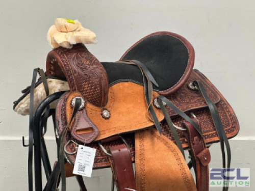 WESTERN BARREL RACING SHOW HORSE SADDLE WITH TACK SET