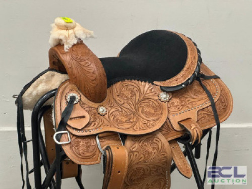 WESTERN BARREL RACING SHOW HORSE SADDLE WITH TACK SET