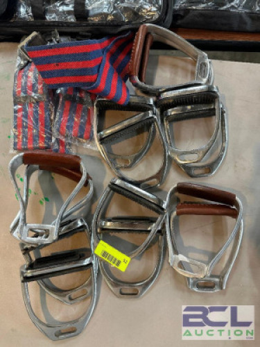 ASSORTED SADDLE ACCESSORIES AND TACK SET PARTS