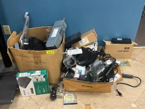 LARGE GROUP OF ASSORTED OLD TECH
