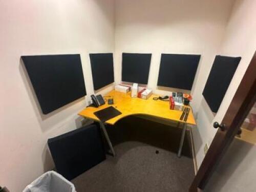 DESK AND SOUND DAMPENING WALL FOAM