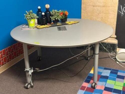 ROLLING MEDIA DESK