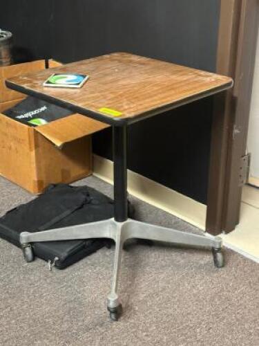 ROLLING DESK
