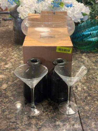 ASSORTED GLASSWARE
