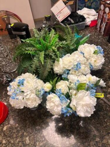 ASSORTED FLORAL DECORATIONS